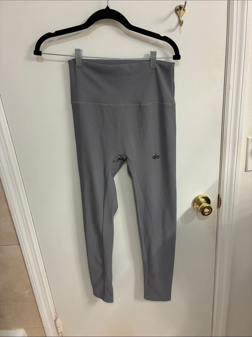 ALO Yoga High-Waist Leggings in Gray Sz M